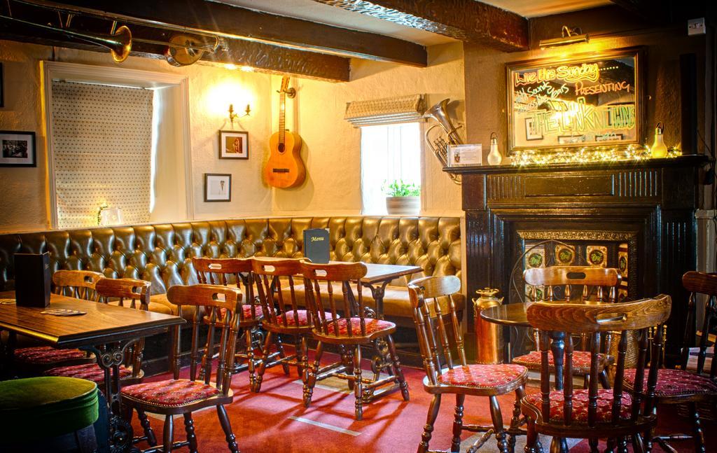The Red Lion Inn Purmerend Extérieur photo